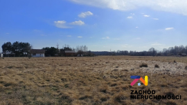 Działka rekreacyjna w pobliżu jeziora Rybojady